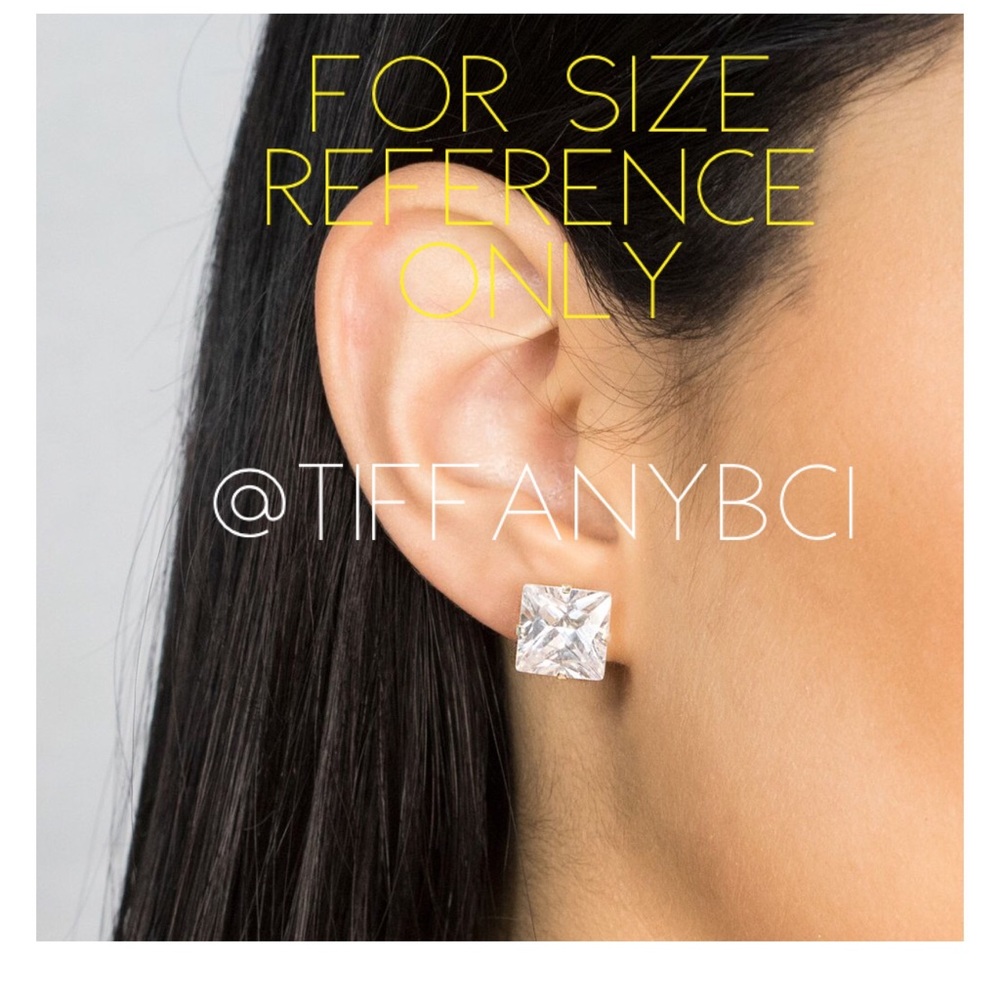 18k Rose Gold Square Stud Earrings - Picture 5 of 8
